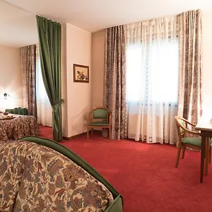 Hotel Tessarin, Taglio di Po