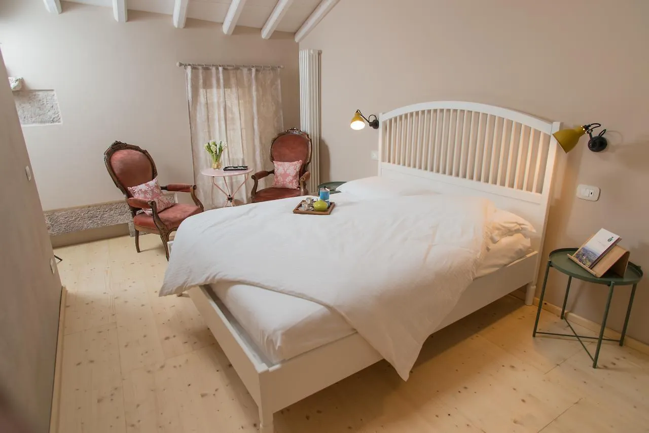 Porta Della Torre Bed & Breakfast SantʼAmbrogio di Valpolicella 0*,  Italien